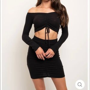 🔥NWT🔥Off shoulder top and skirt